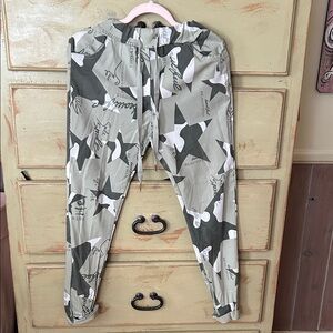 Venti6 Never Worn Soft Camouflage Print Jogger Pants! So cool ! Size S Sage